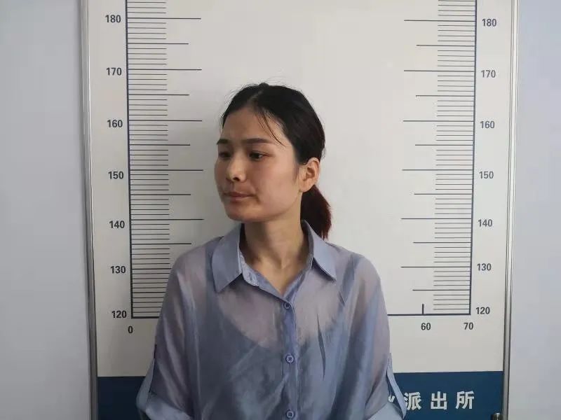 DƬ